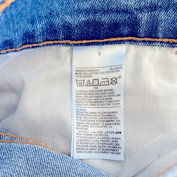 Old Navy Cuff Jean Shorts Sz 8 - Picture 6 of 6